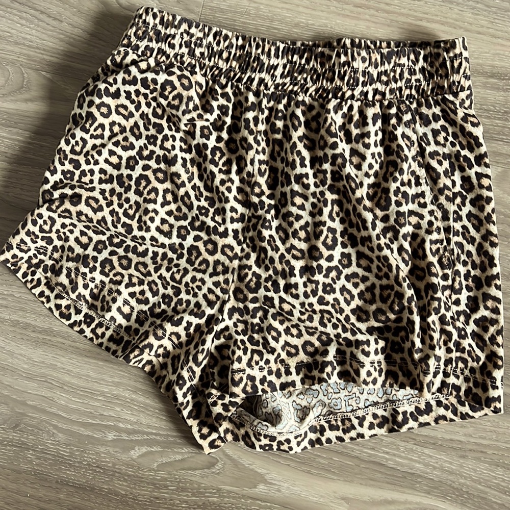 H&M tiger printed shorts